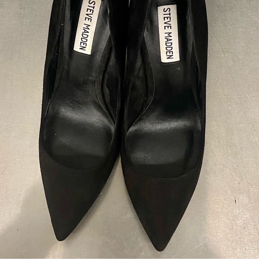Steve Madden Daisie Black Suede Pumps 7.5M
